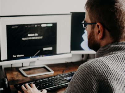 白鯨外貿(mào)網(wǎng)站建設(shè)為您分享：如果想要自己開發(fā)套軟件，需要了解哪些？